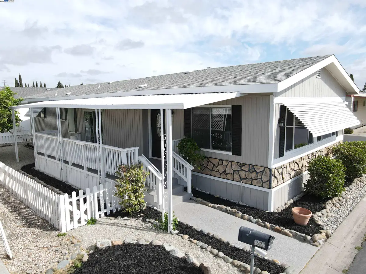 4923 Gardendell Rd, Sacramento, CA 95834 - Image #1