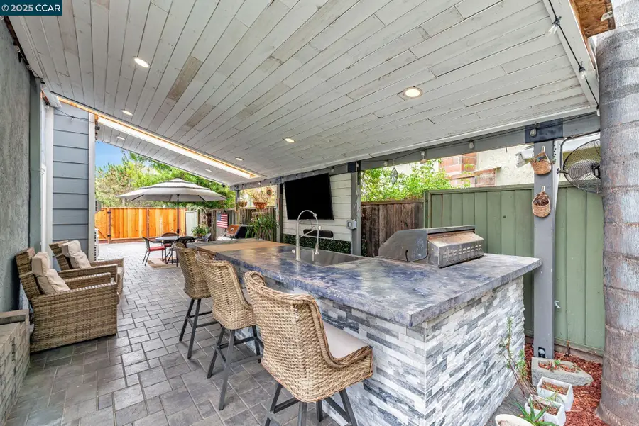 2207 Bridgeport Way, Martinez, CA 94553 - Image #3