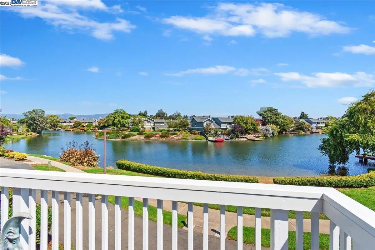 137 Parfait Ln, Alameda, CA 94502 - Image #1