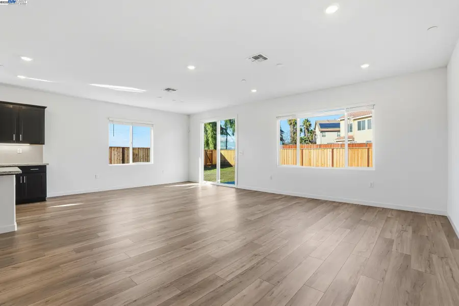 335 Astilbe Street, Discovery Bay, CA 94505 - Image #3