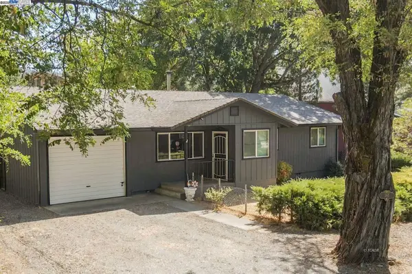 395 Masonic Ln, Weaverville, CA 96093