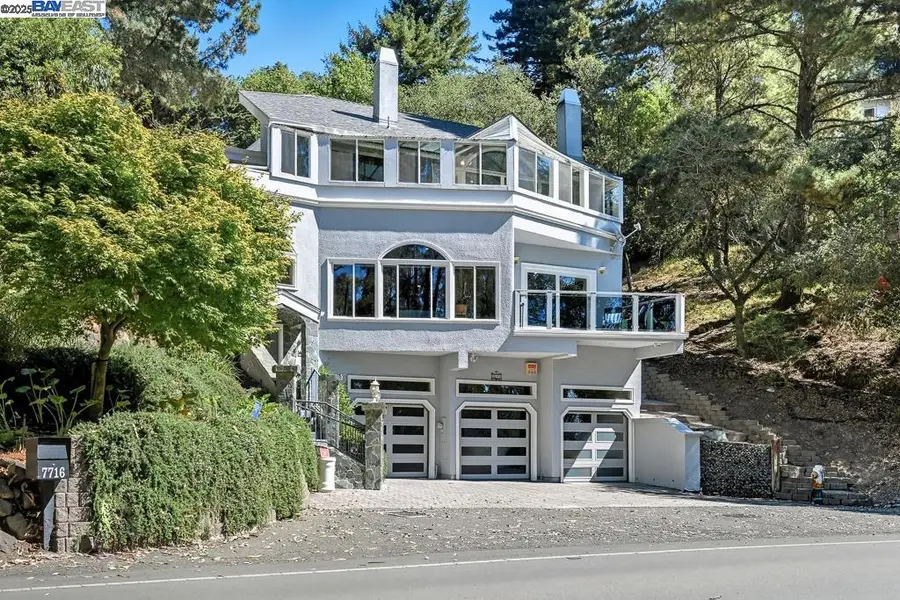 7716 Skyline Blvd, Oakland, CA 94611 - Image #3