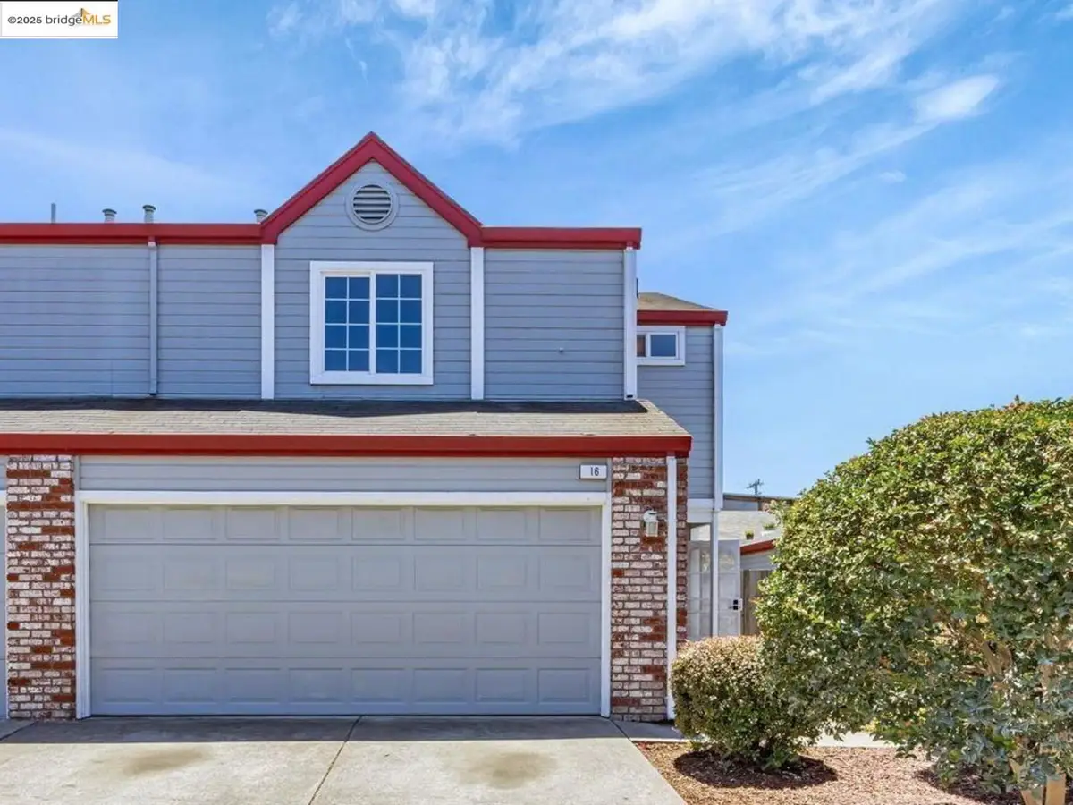 16 Town Sq Pl, Oakland, CA 94603 - Image #1