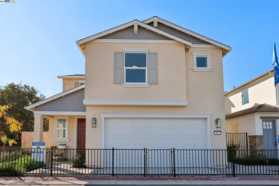 872 Pecan Tree Ln, Galt, CA 95632 - Image #2