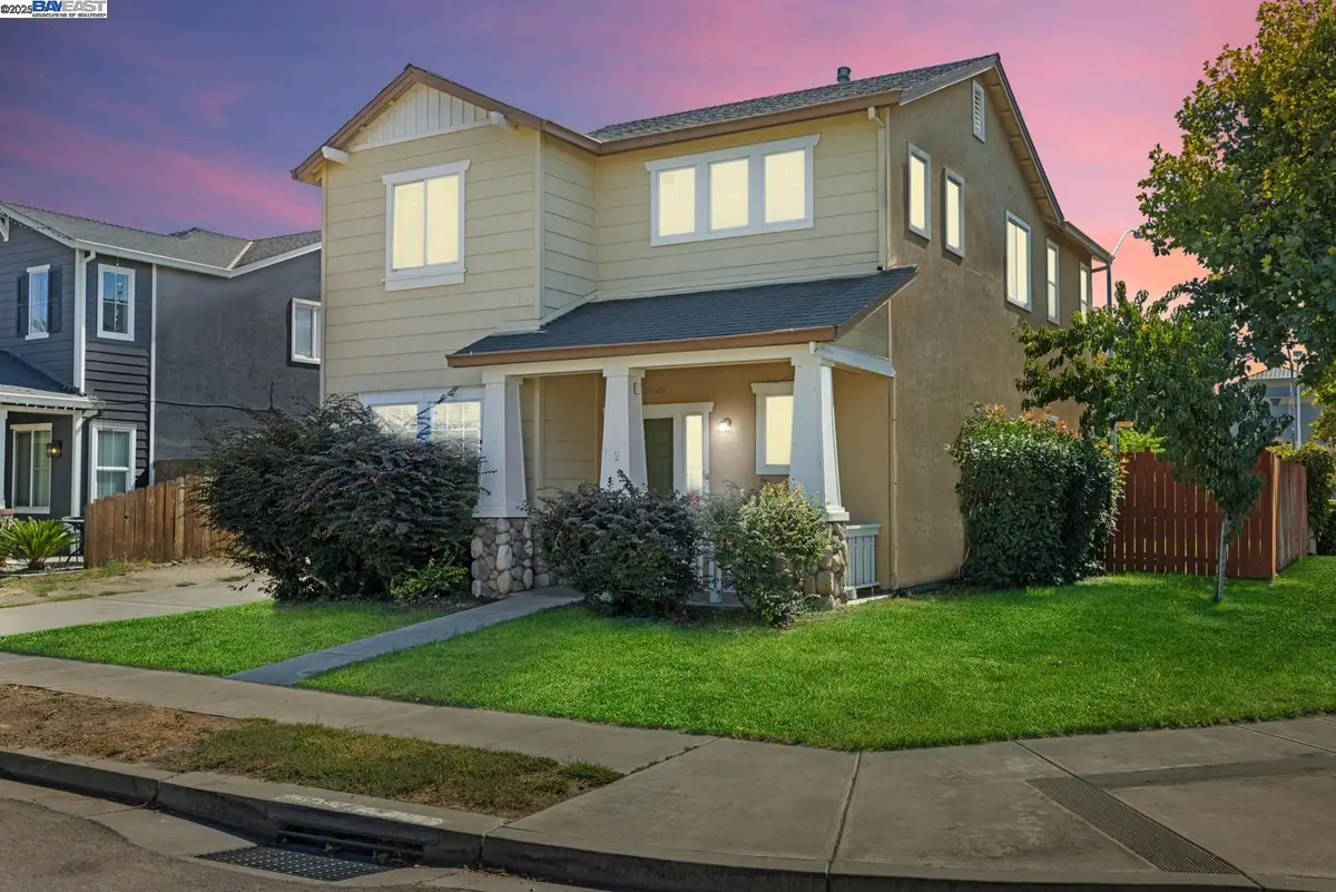 2430 Trellis Ln, Turlock, CA 95382 - #1