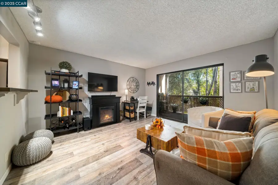 320 N Civic Drive #407, Walnut Creek, CA 94596 - Image #2