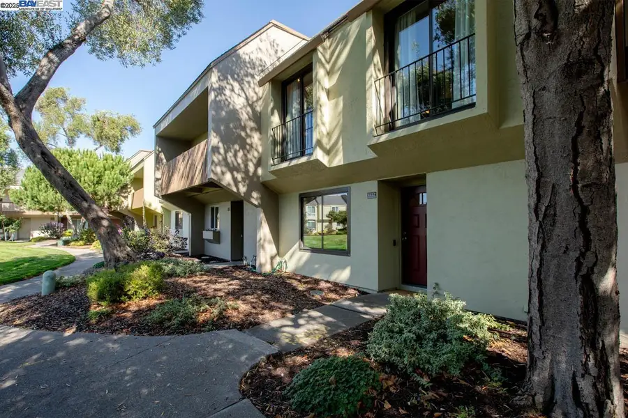 1117 Camino Del Valle, Alameda, CA 94502 - Image #2