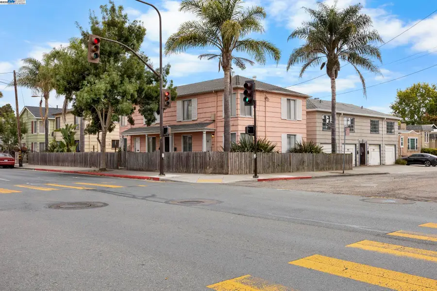 2750 Sacramento St, Berkeley, CA 94702 - Image #2