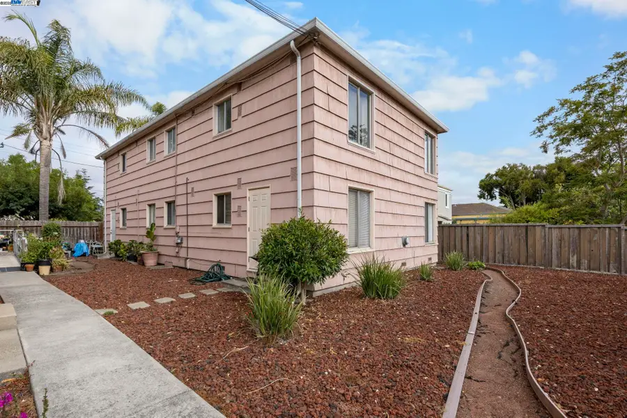 2790 Sacramento St, Berkeley, CA 94702 - Image #2