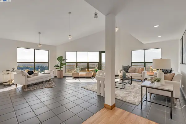 1522 Grand View Drive, Berkeley, CA 94705