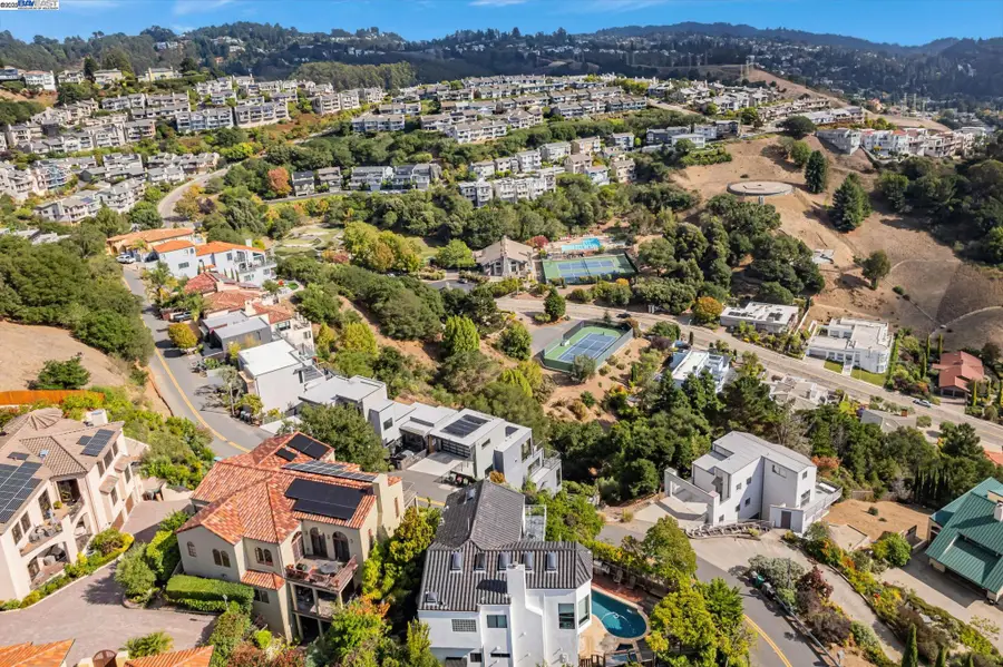 1522 Grand View Drive, Berkeley, CA 94705 - Image #3