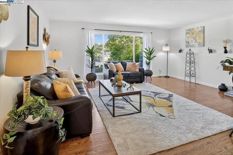 18201 Lake Chabot Rd, Castro Valley, CA 94546 - Image #2