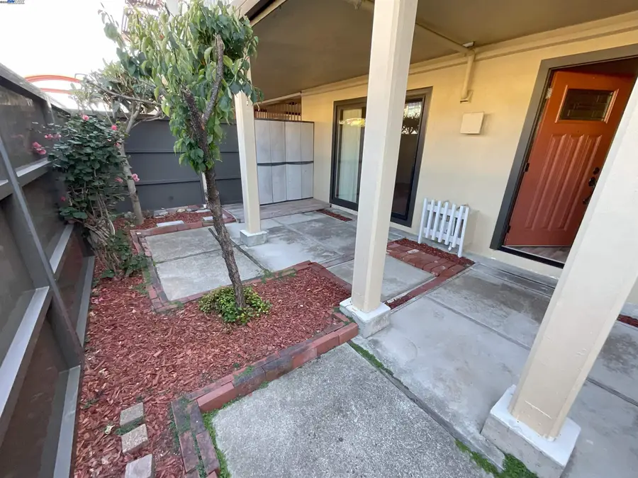 1102 Admiralty Ln, Foster City, CA 94404 - Image #2
