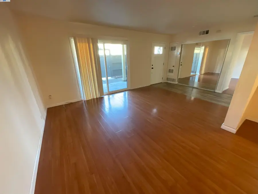 1102 Admiralty Ln, Foster City, CA 94404 - Image #3