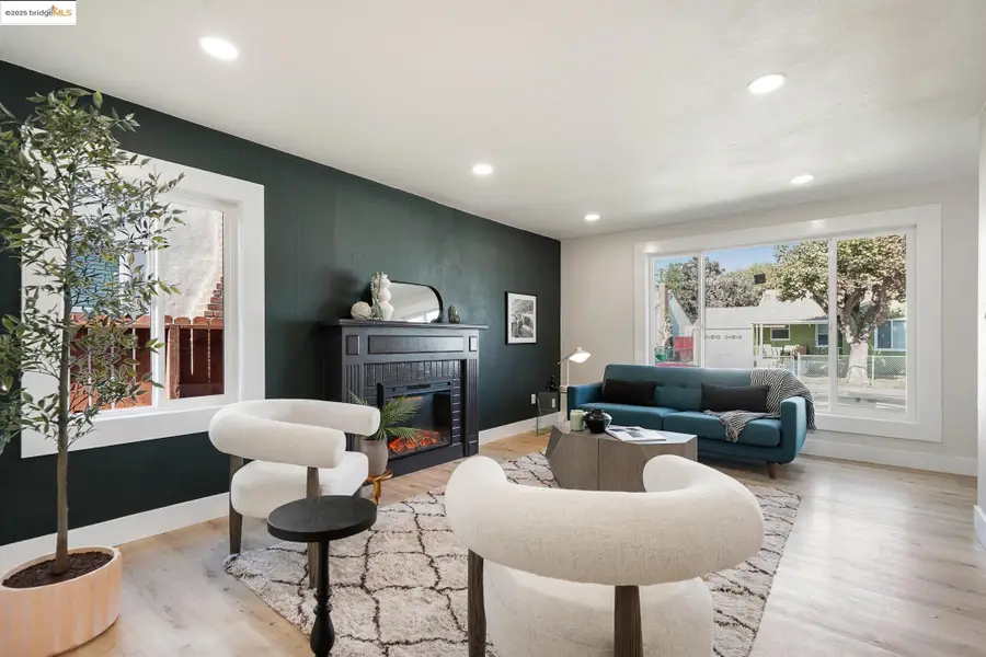 10945 Estepa Dr, Oakland, CA 94603 - Image #3