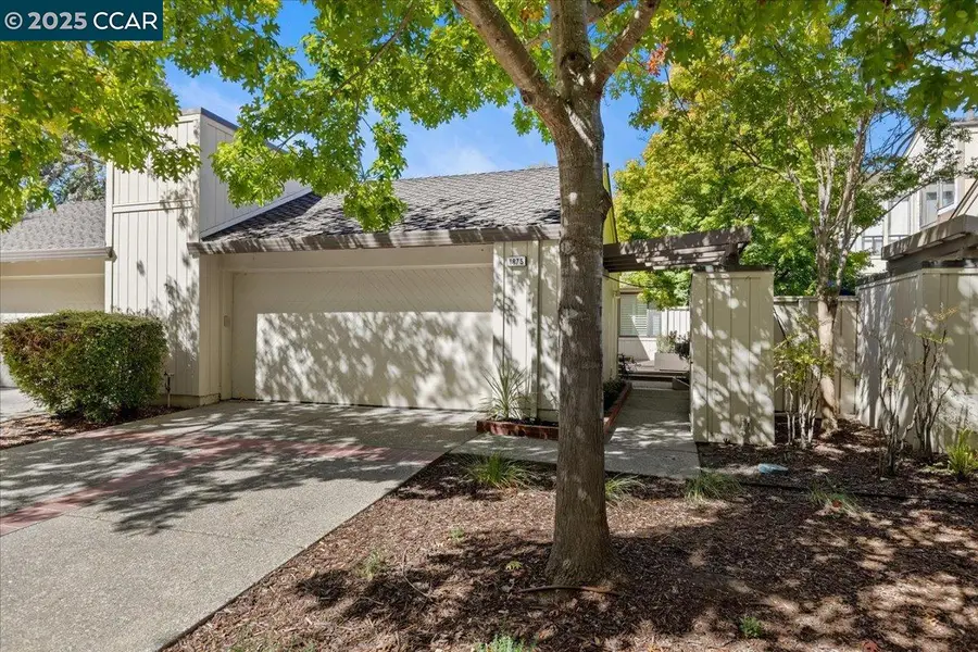 1875 Lamplight Ct, Walnut Creek, CA 94597 - Image #2