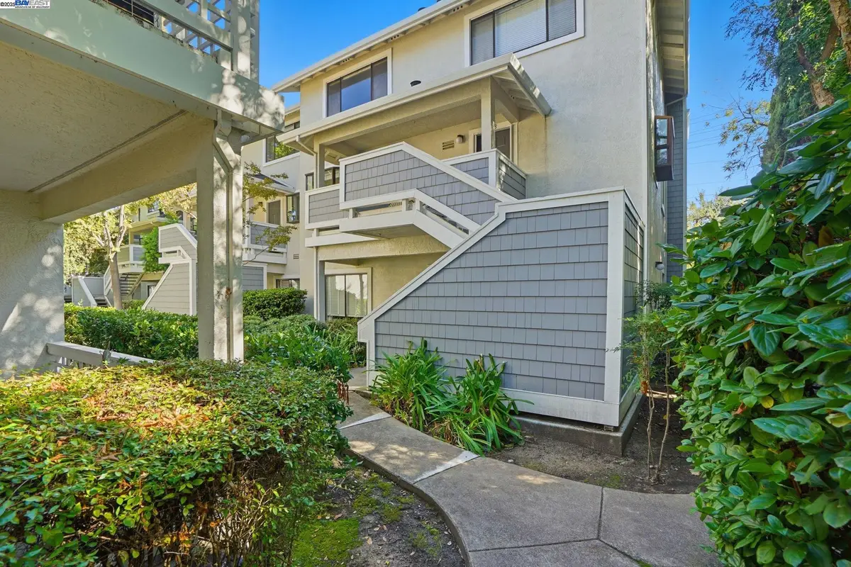 2586 Oak Road #229, Walnut Creek, CA 94597 - Image #1