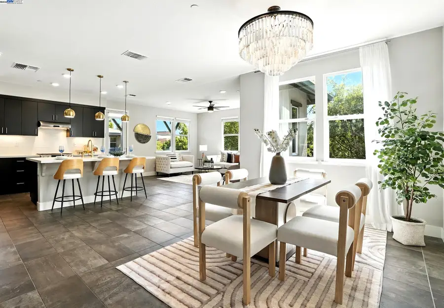 477 Mitchell Ave, Alameda, CA 94501 - Image #3