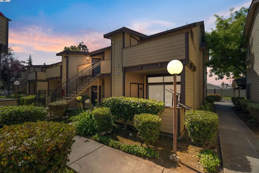 585 Majestic Way, San Leandro, CA 94578 - Image #3