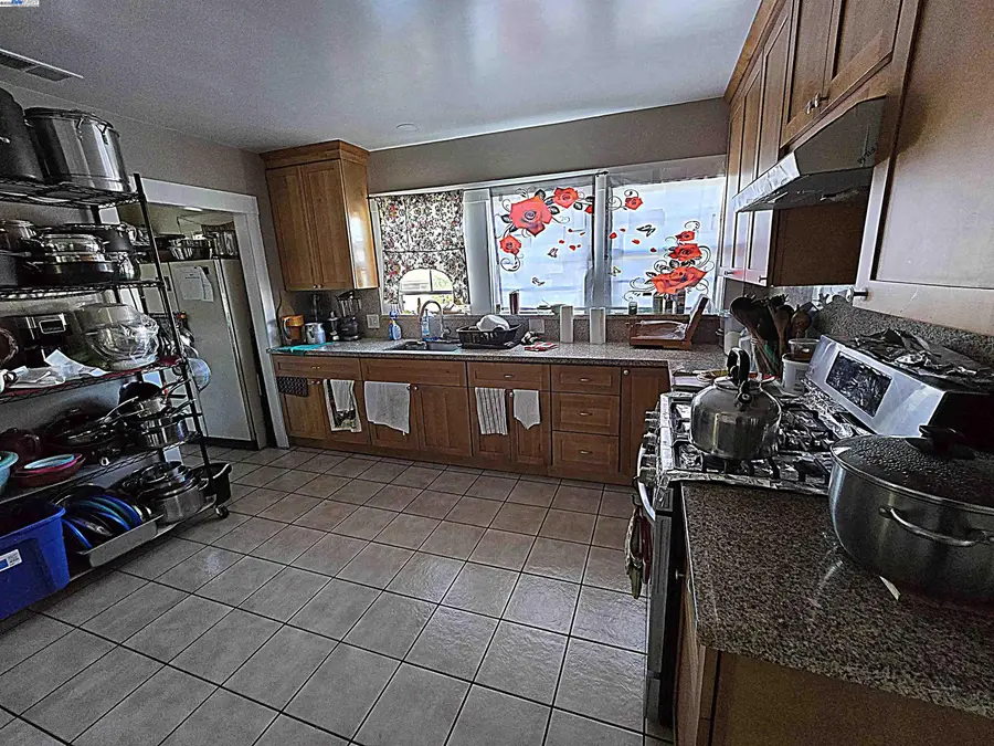 1656 33rd Ave, Oakland, CA 94601 - Image #2