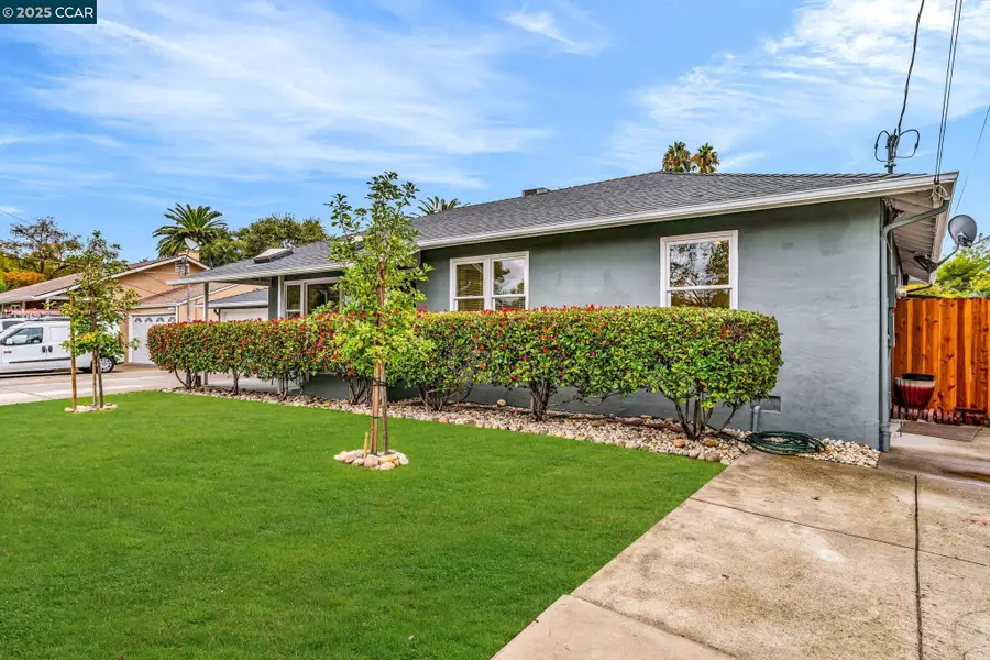 1015 Pleasant Valley Dr, Pleasant Hill, CA 94523 - Image #2