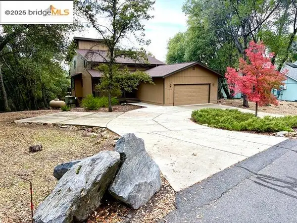 12679 Cresthaven Dr, Groveland, CA 95321