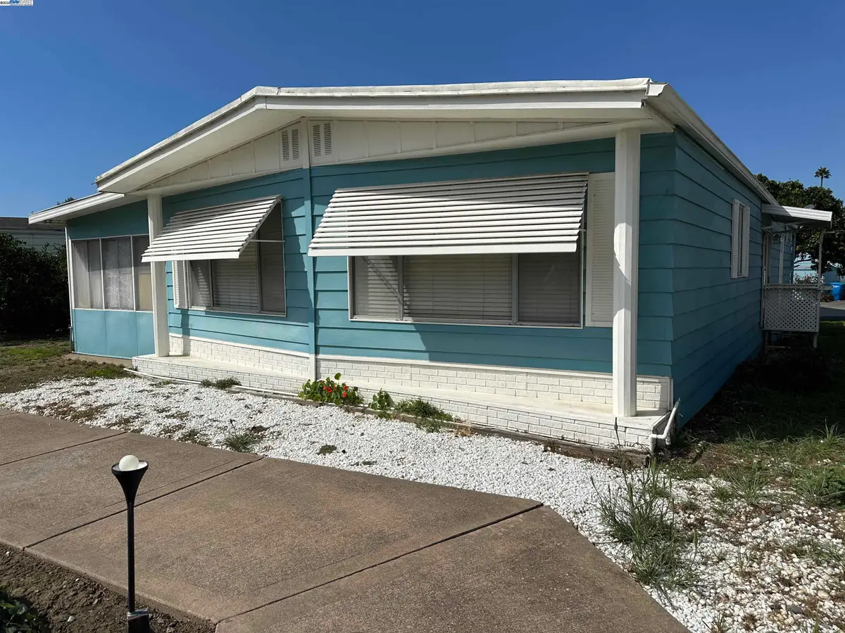 328 Waikiki Cir, Union City, CA 94587 - Image #1