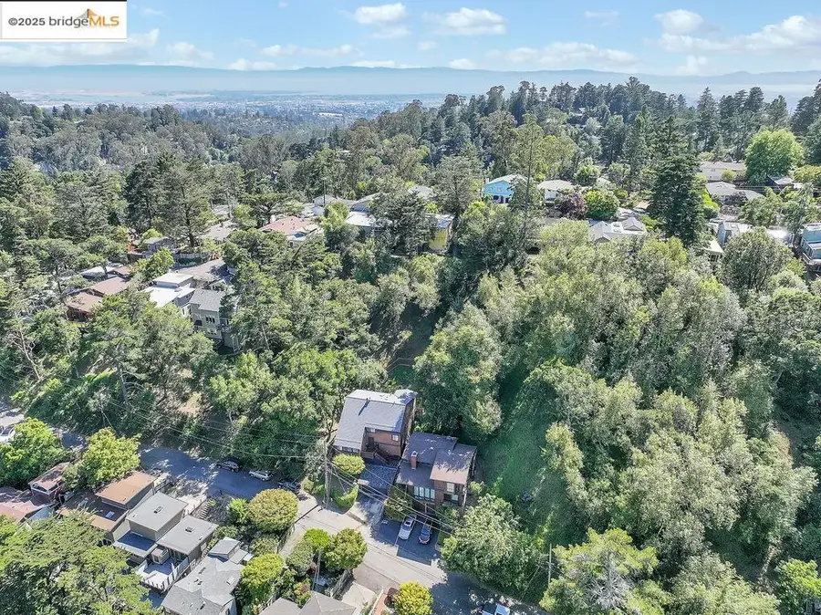 7141 Homewood Dr, Oakland, CA 94611 - Image #3