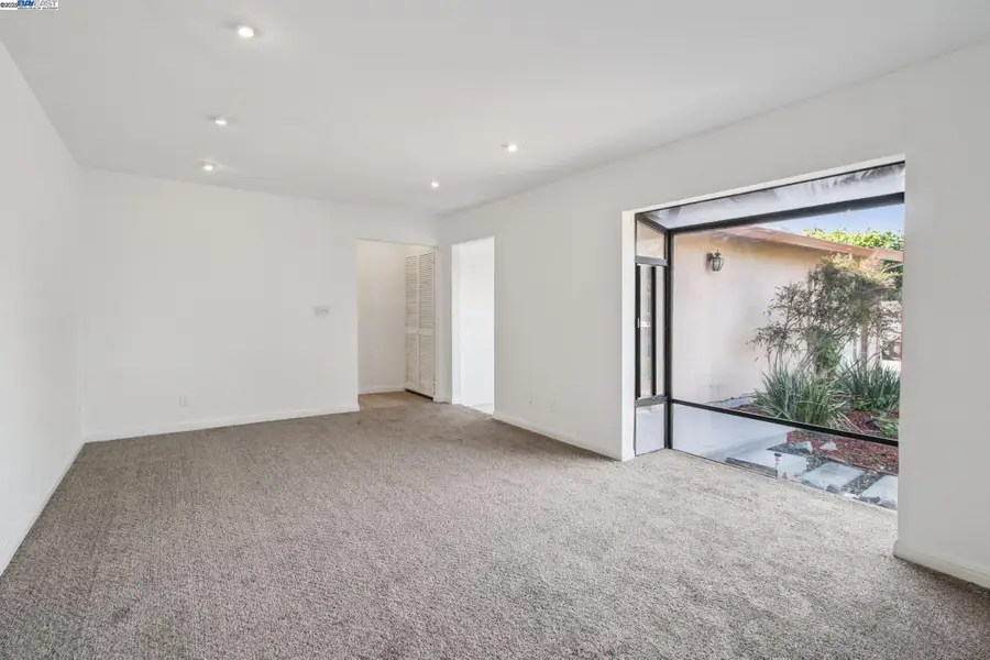 14683 Midland Rd, San Leandro, CA 94578 - Image #3