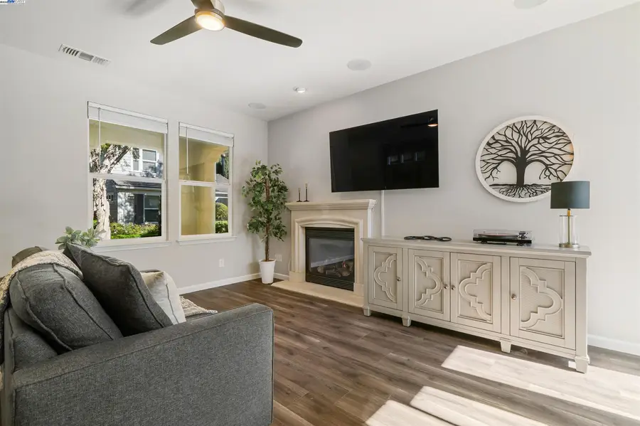 215 W Santa Cruz Way, Mountain House, CA 95391 - Image #3