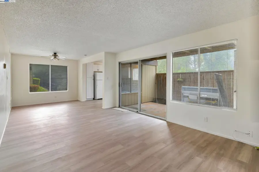 355 Parkview Ter #D1, Vallejo, CA 94589 - Image #2