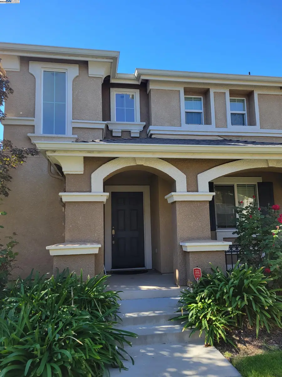 313 Turnstone Cir, Pittsburg, CA 94565 - Image #2