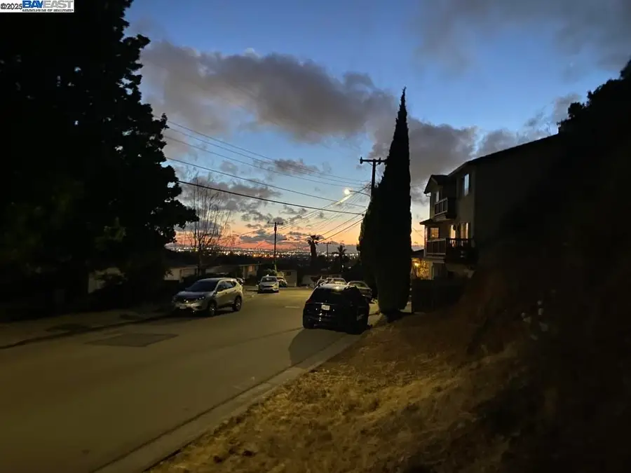 Revere Ave, Oakland, CA 94603 - #3