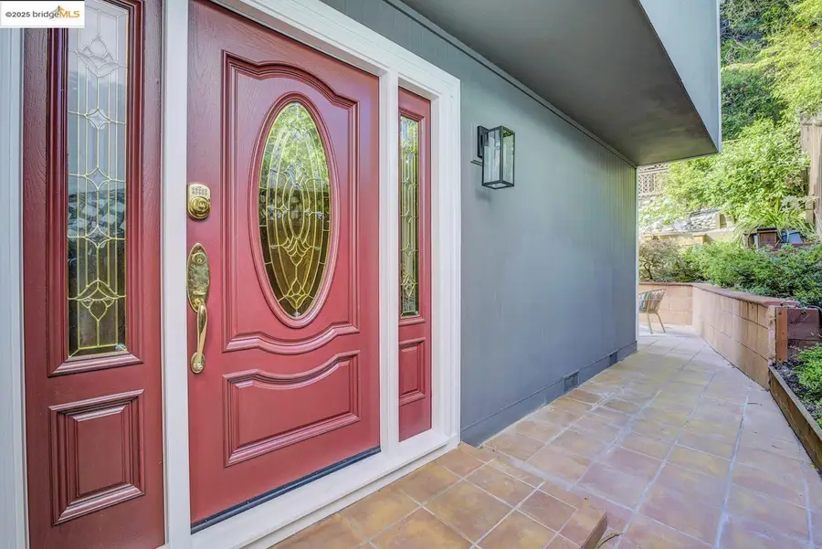 6635 Banning Dr, Oakland, CA 94611 - Image #2