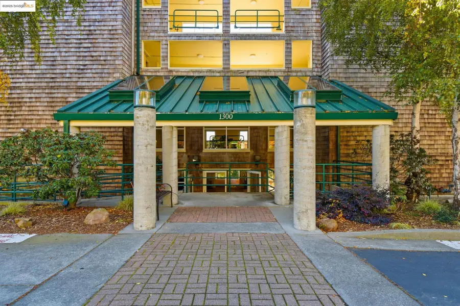 1300 Quarry Ct #212, Richmond, CA 94801 - Image #2