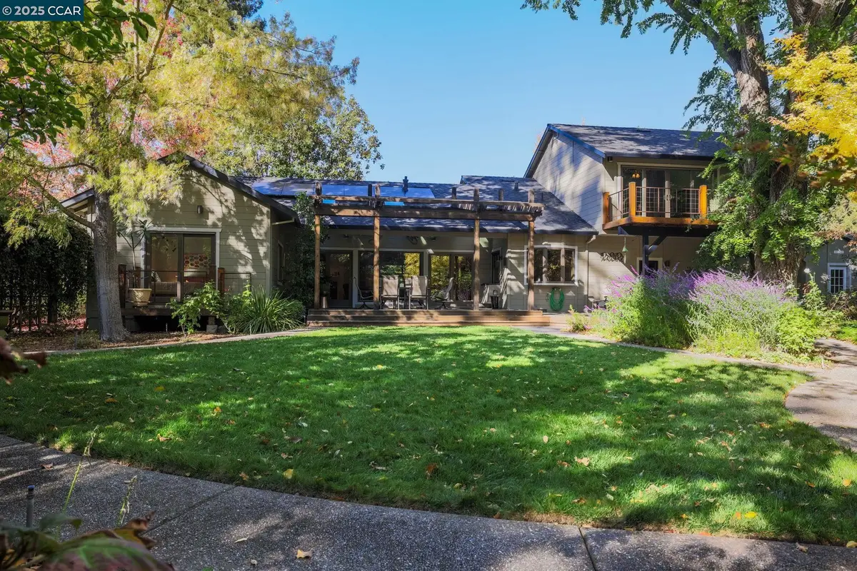 955 Hawthorne Dr, Walnut Creek, CA 94596 - Image #1