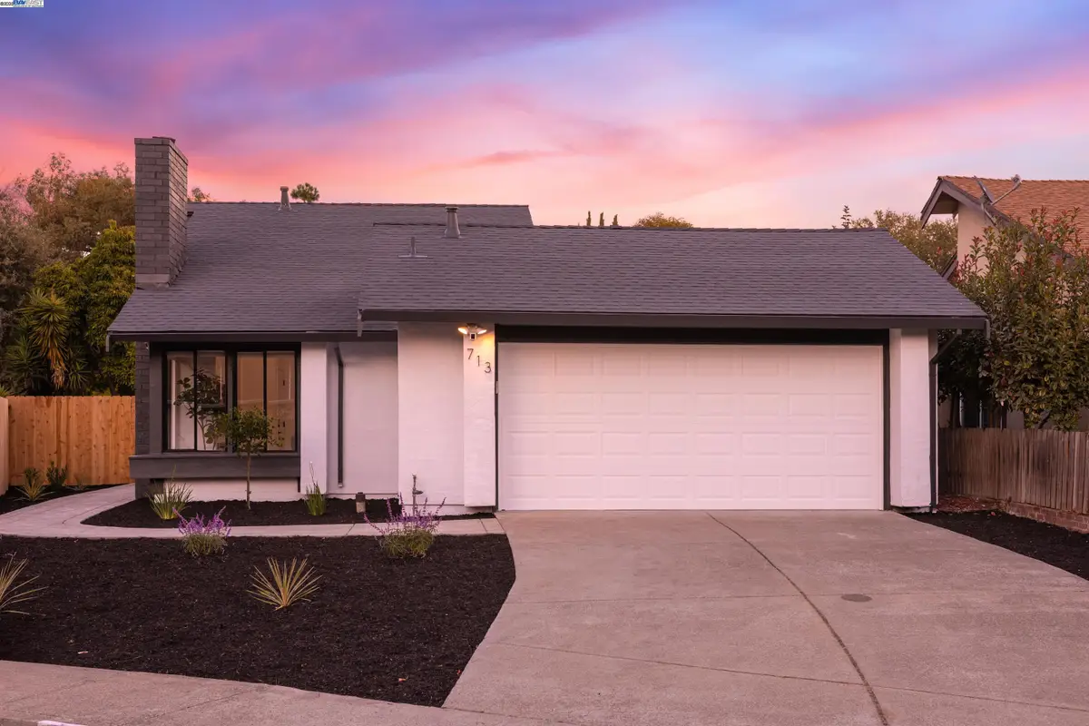 713 Sandy Brook Ct, Rodeo, CA 94572 - Image #1