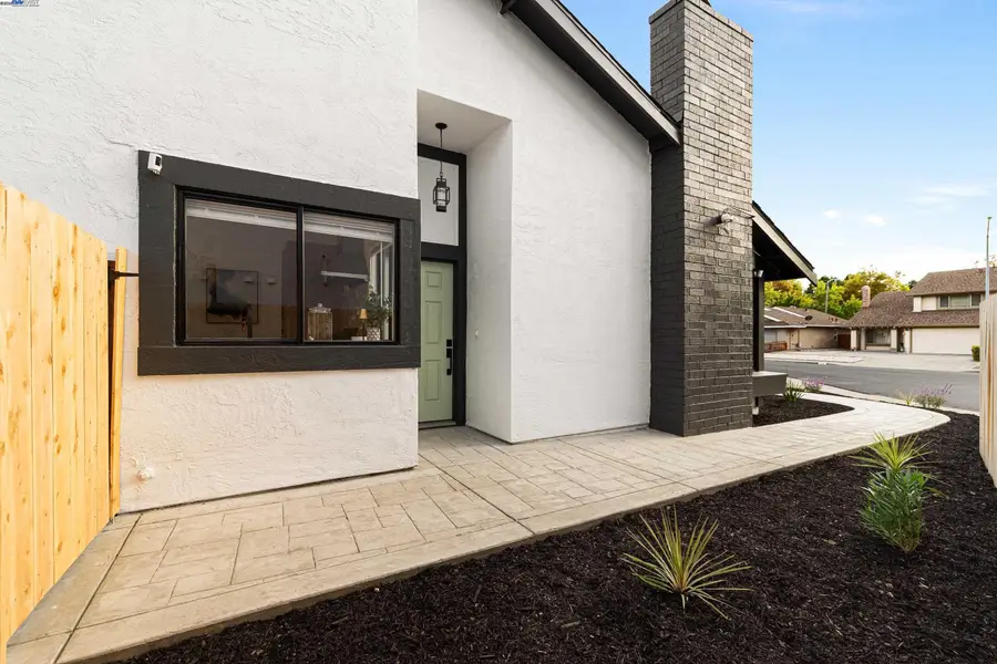 713 Sandy Brook Ct, Rodeo, CA 94572 - Image #3