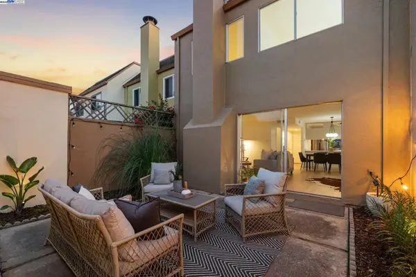 3032 Linda Vista, Alameda, CA 94502