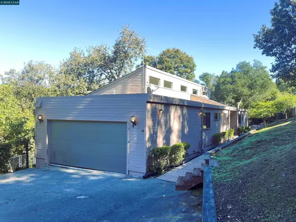 4 Wanda Ln, Orinda, CA 94563