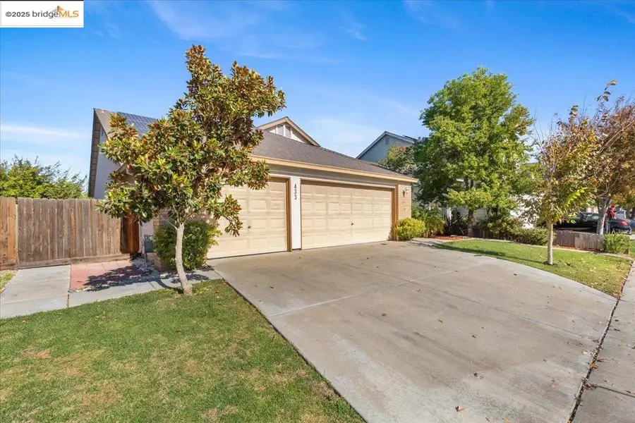 433 Montclair Ln, Tracy, CA 95376 - Image #2