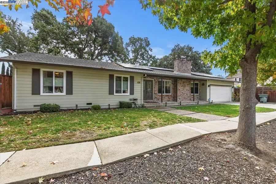 1766 Risdon Rd, Concord, CA 94518 - Image #2