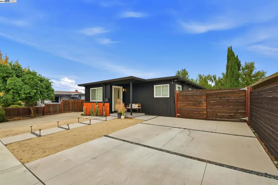 2823 Hilltop Rd, Concord, CA 94520 - Image #2