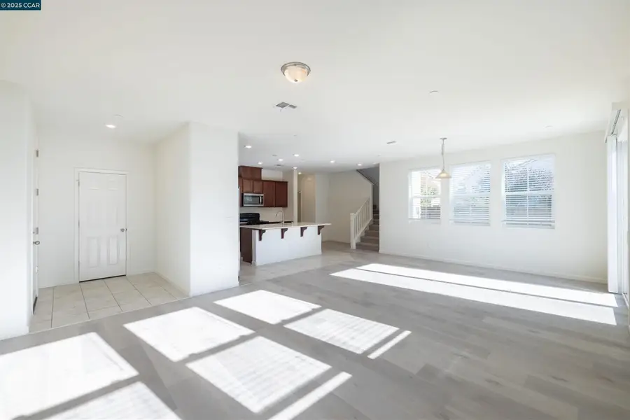 121 Caravaggio Cir, Sacramento, CA 95835 - Image #3