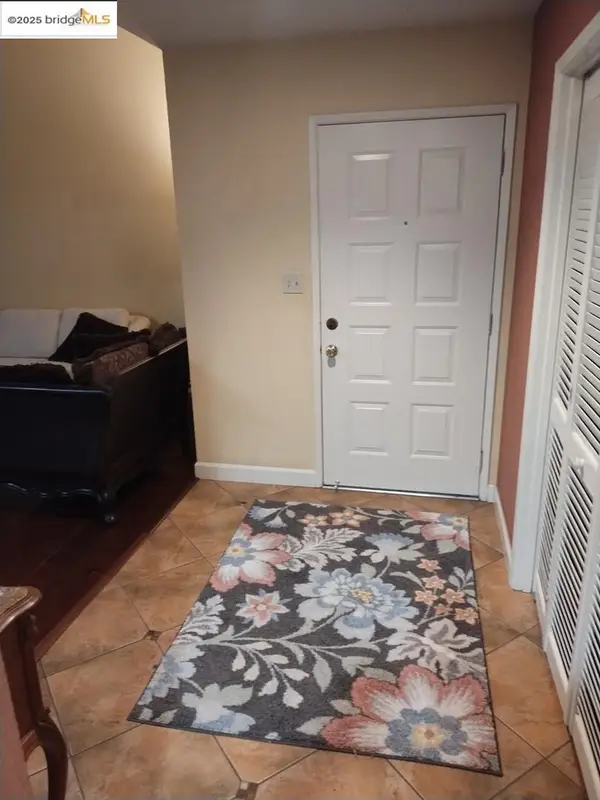 3201 Swallows Nest Dr, Sacramento, CA 95833