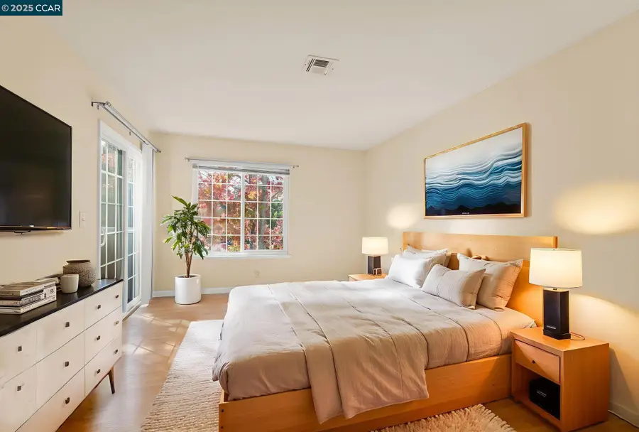 560 Canyon Oaks #H, Oakland, CA 94605 - Image #3