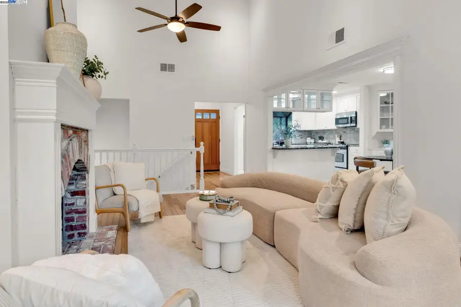 394 Camelback Rd, Pleasant Hill, CA 94523 - Image #2