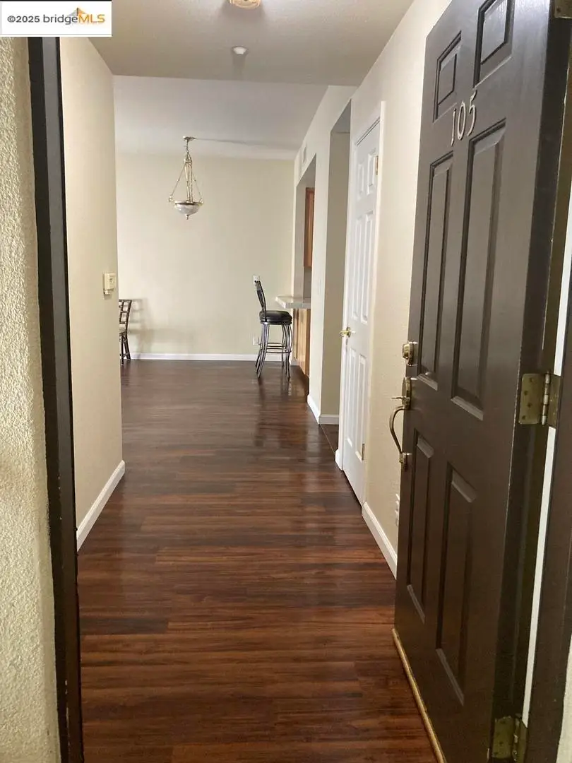 297 Tradewinds Dr #APT 105, San Jose, CA 95123 - Image #2