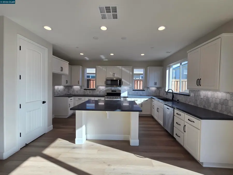 1602 Ashwood Drive, Pittsburg, CA 94565 - #2