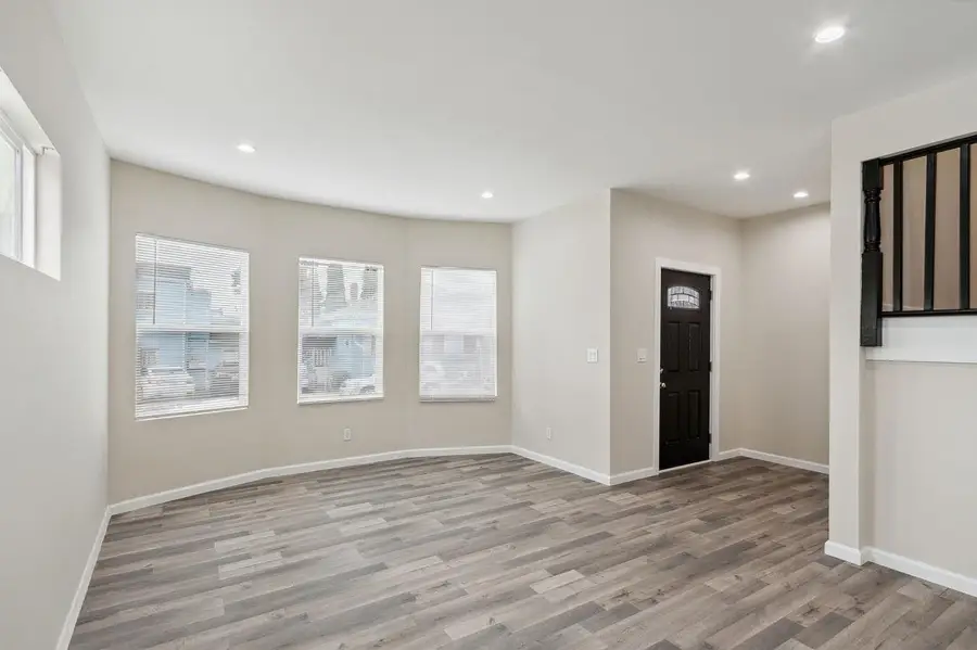 842 E 17th St, Oakland, CA 94606 - #3